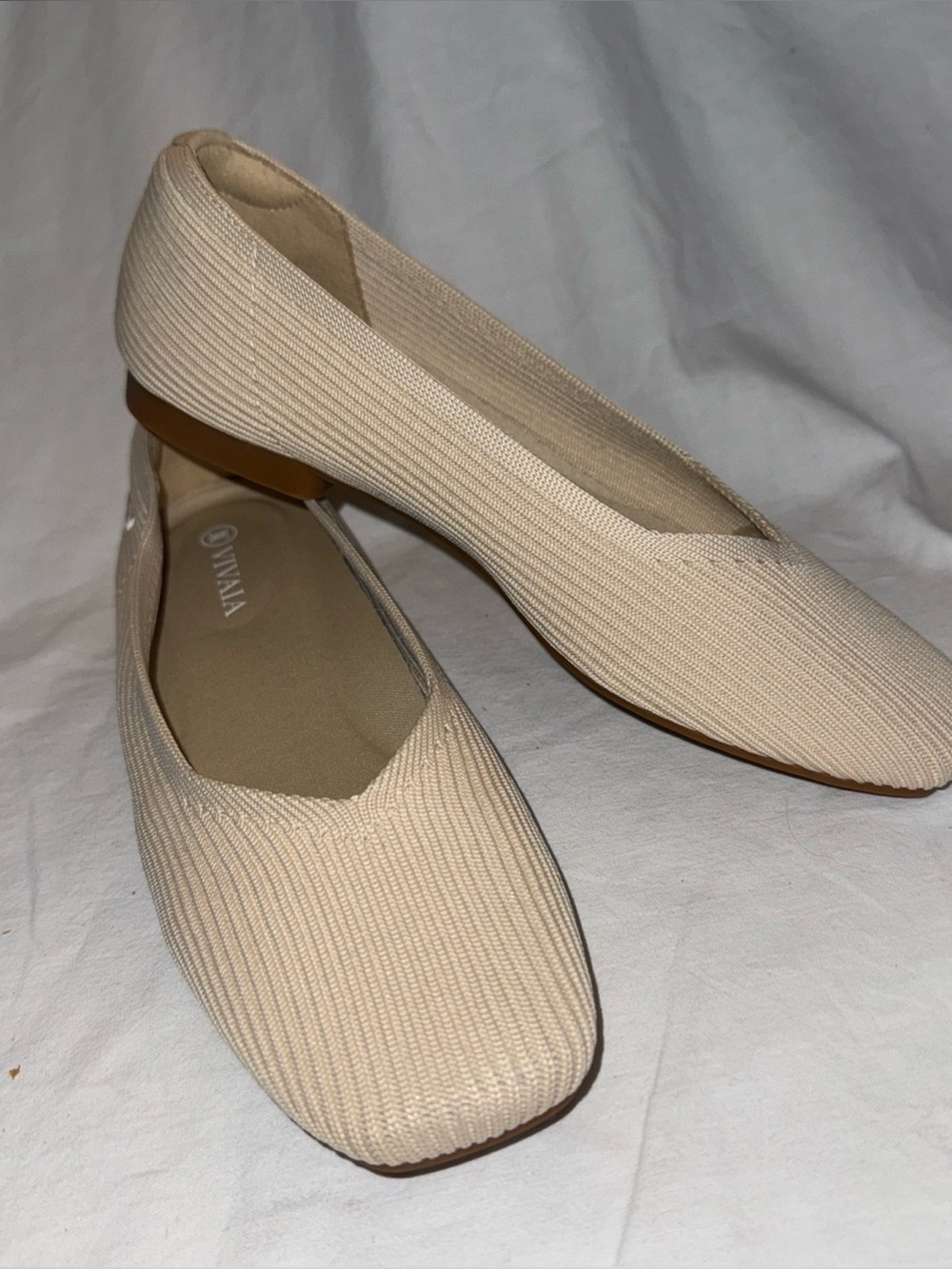 Vivaia Square-Toe V-Cut Flats (Margot 2.0) Cream Beige  Sz EU35.5  US 5.5 EUC